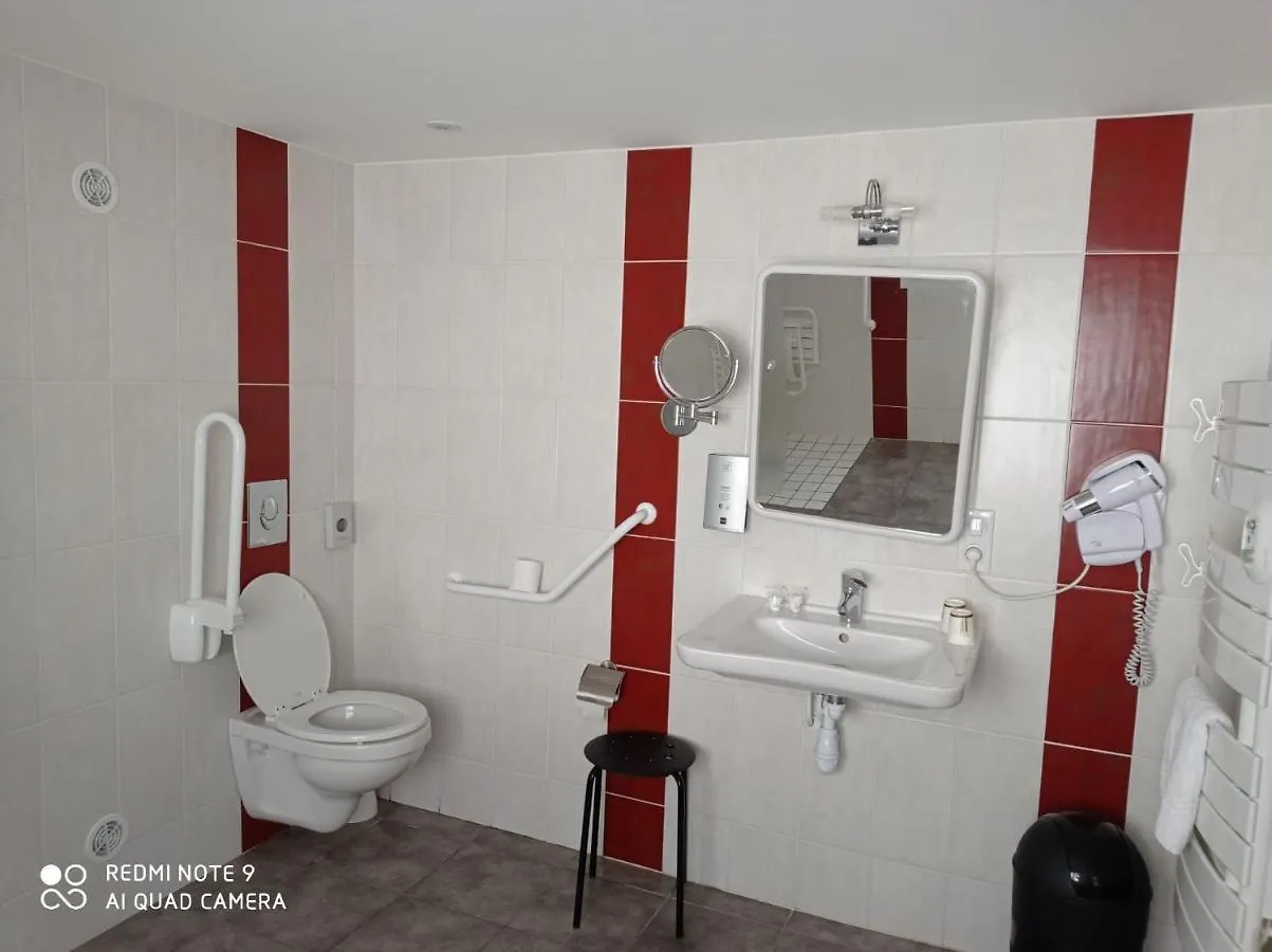 Le Prado Otel Jussac Fransa