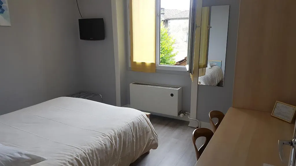 Le Prado Otel Jussac