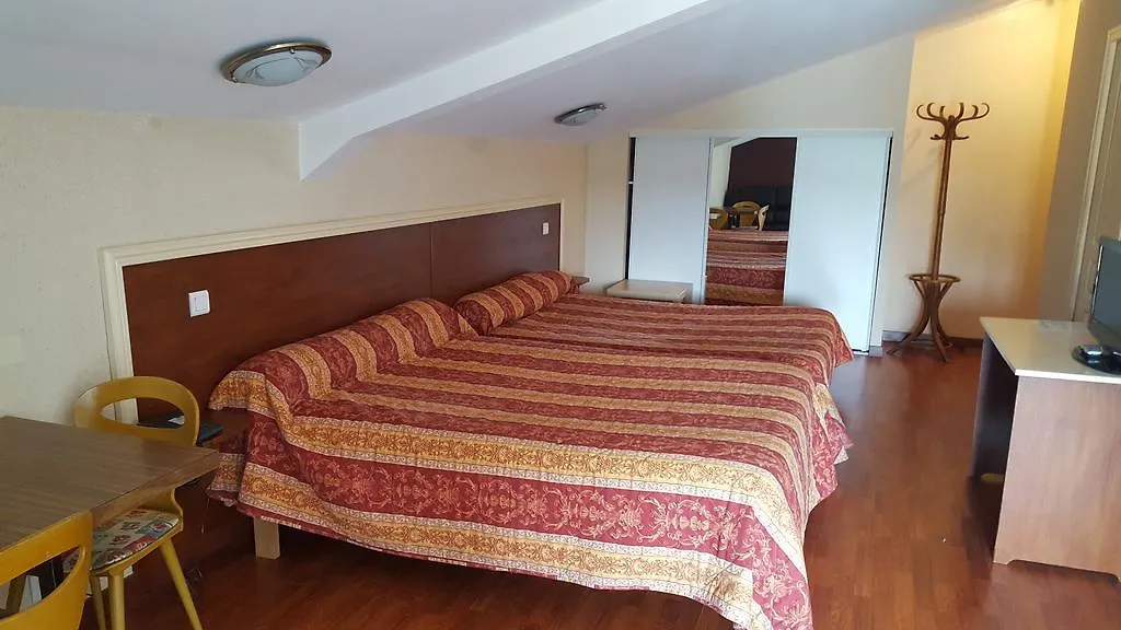 Le Prado Hotel